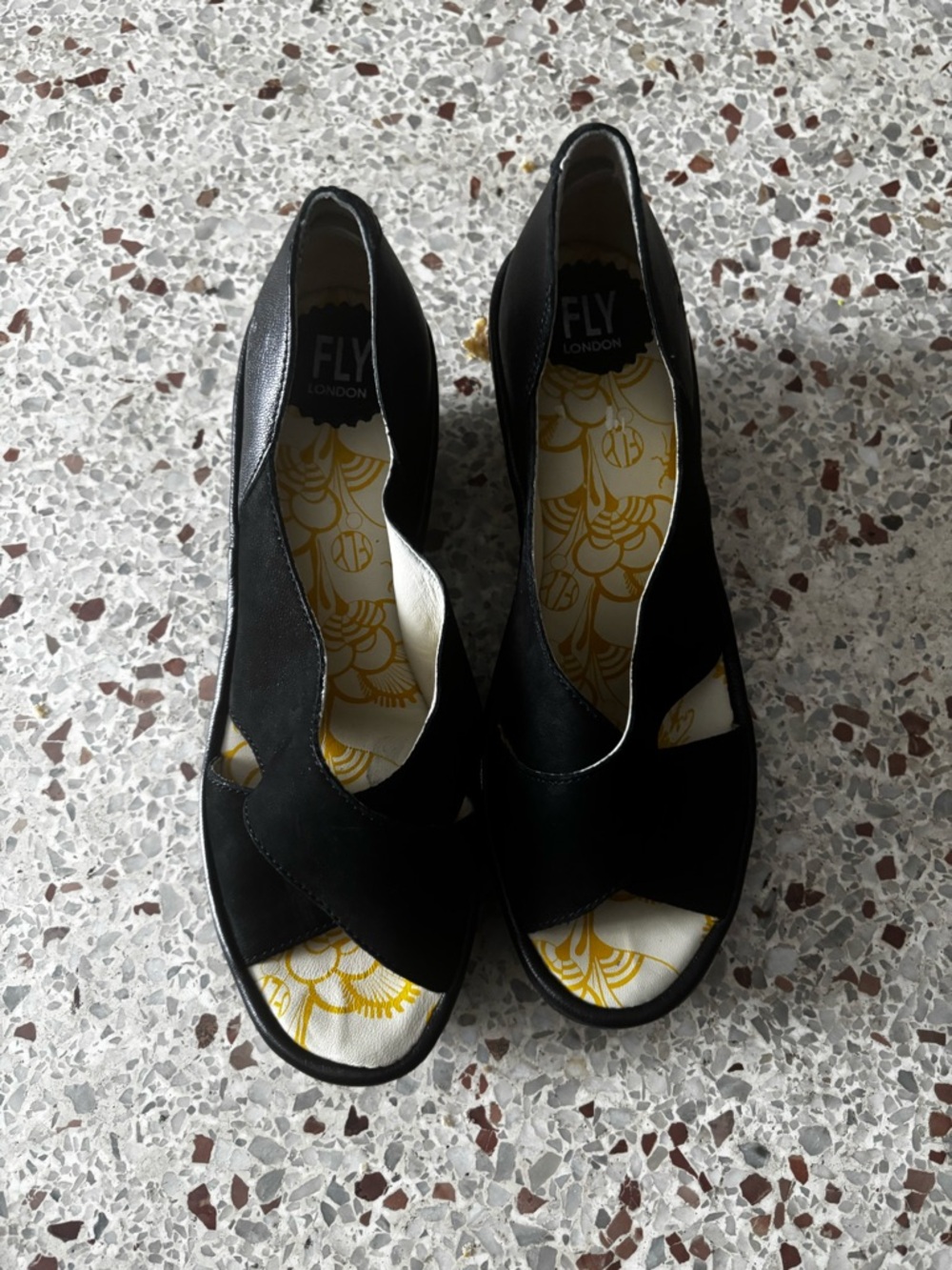 Fly London Yoma307fly Cupido Mousse black. Size 8/8.5(39)